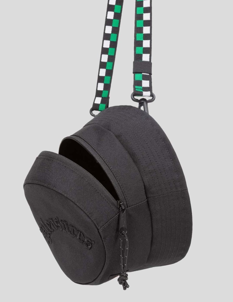 Gorro EASTPAK x pleasures bucket crossbody black